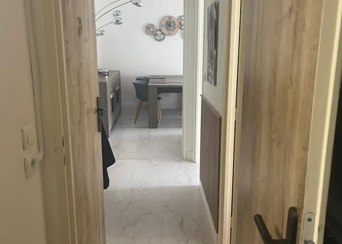 Le Balcon De L'etang Apartment